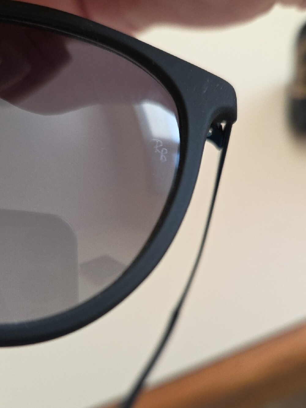 Authentic Ray-Ban Erika RB4171 622/T3 Polarized Sunglasses w/Case - Picture 3 of 7
